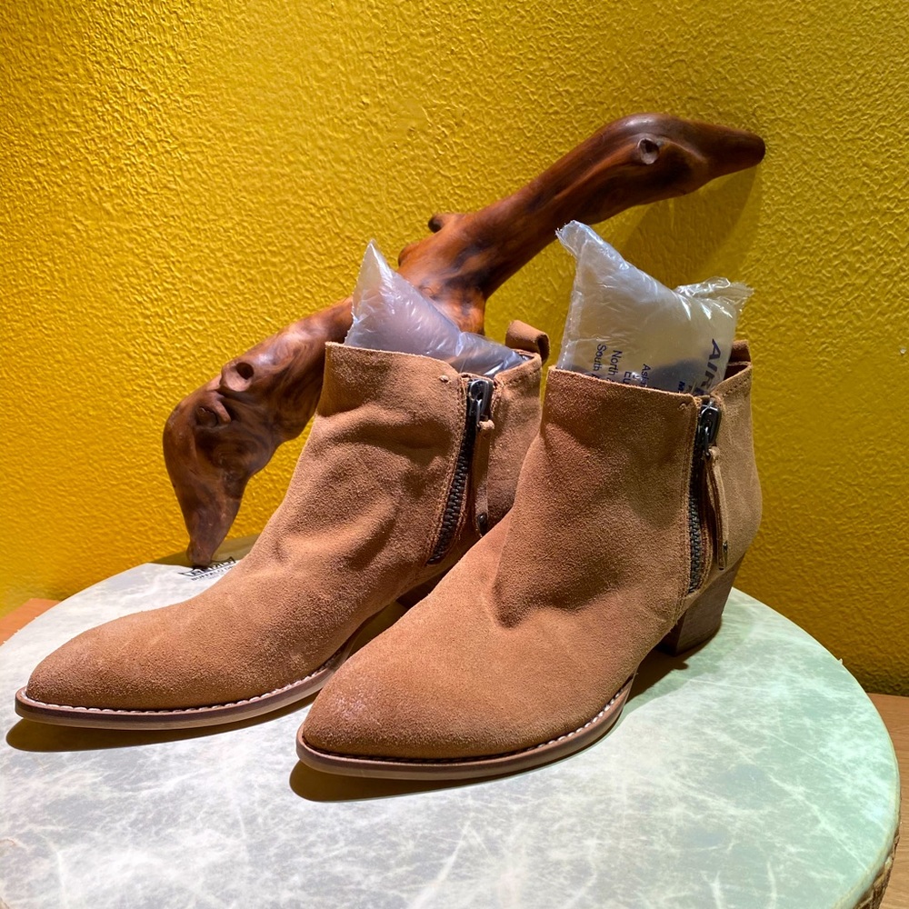 Women’s booties